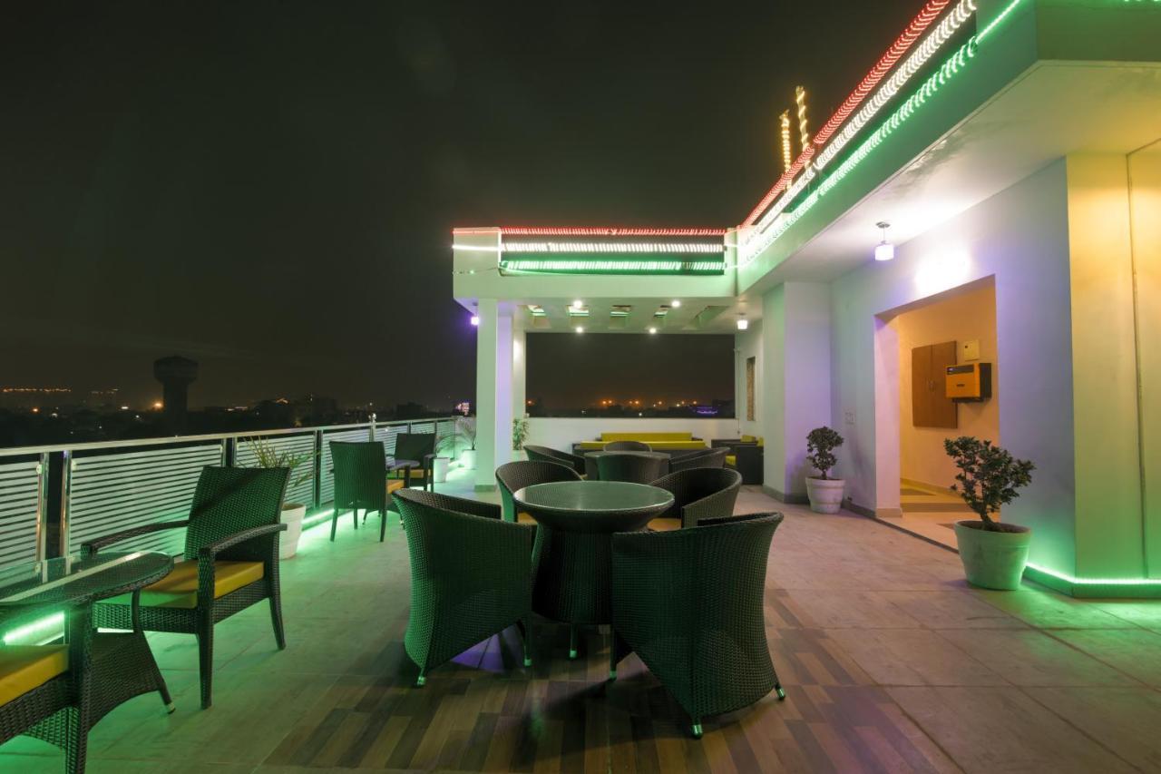 Twin Towers Bed and Breakfast Greater Noida Εξωτερικό φωτογραφία