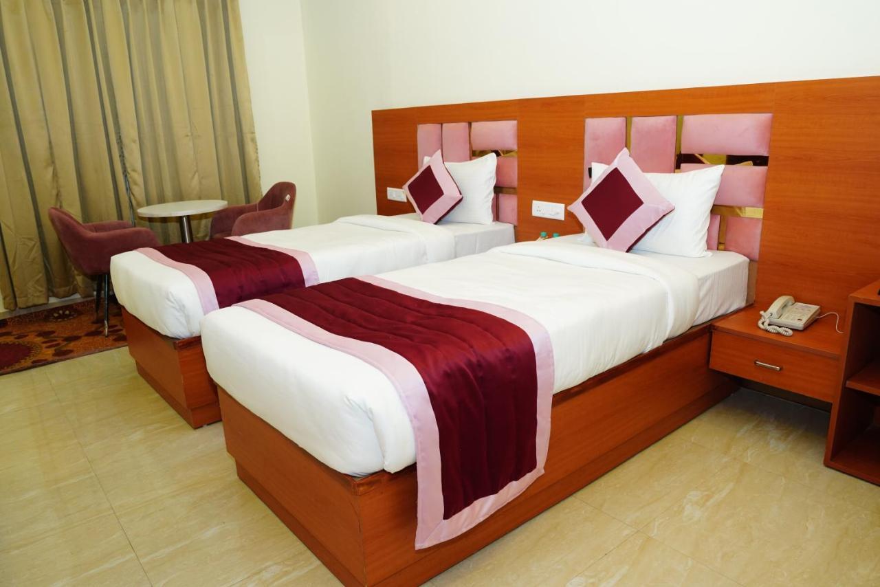 Twin Towers Bed and Breakfast Greater Noida Εξωτερικό φωτογραφία