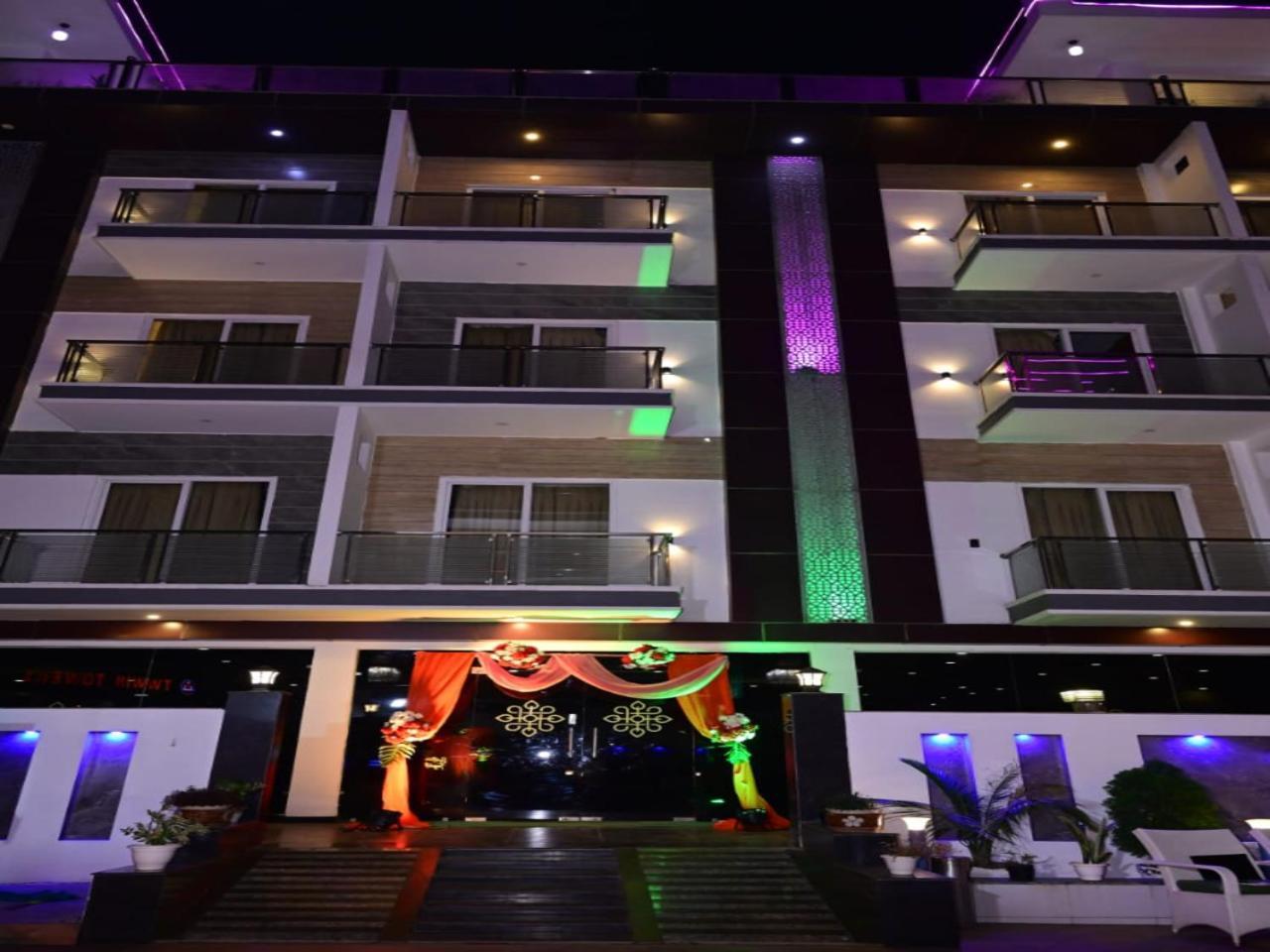 Twin Towers Bed and Breakfast Greater Noida Εξωτερικό φωτογραφία